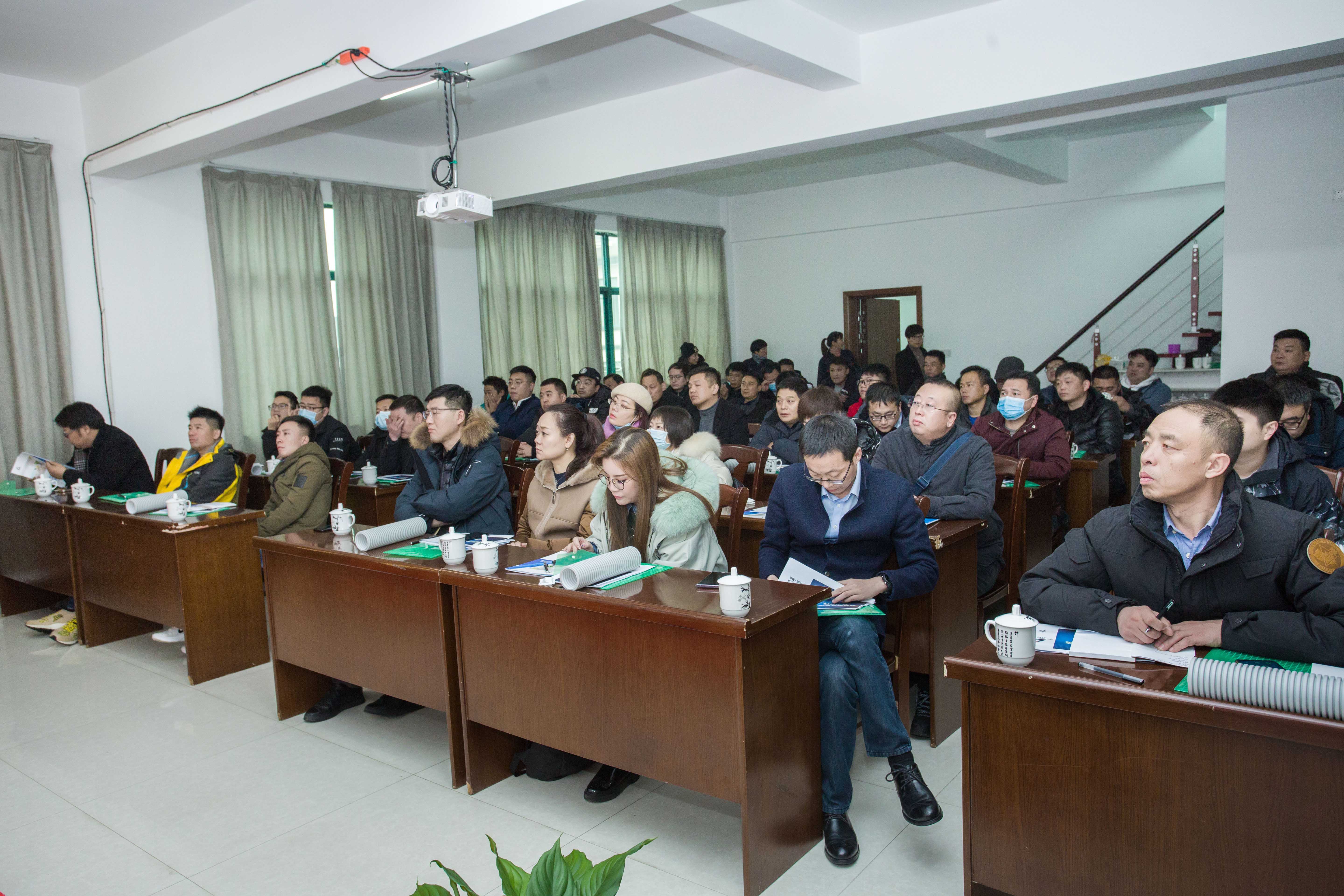 4E1A1139_1.jpg